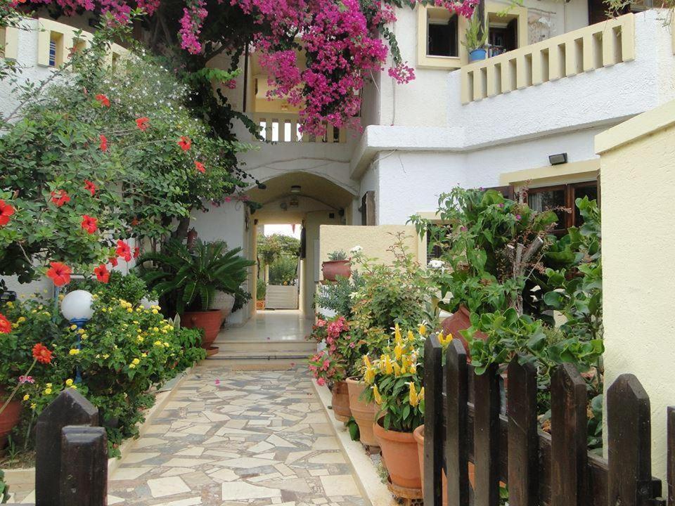 Paradise Inn Mílatos Exterior foto
